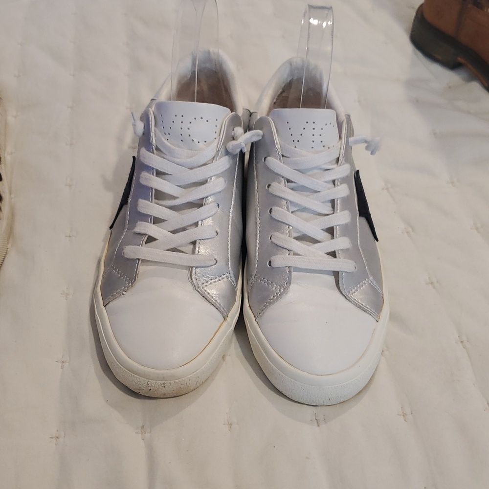 Modern Rush Women Modern Rush Walking On Clouds Sneaker Washed Silver Size 8